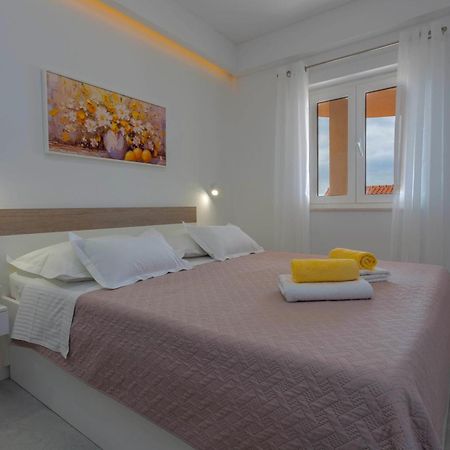 Apartments Tatjana Dominis Hvar Town Exterior photo