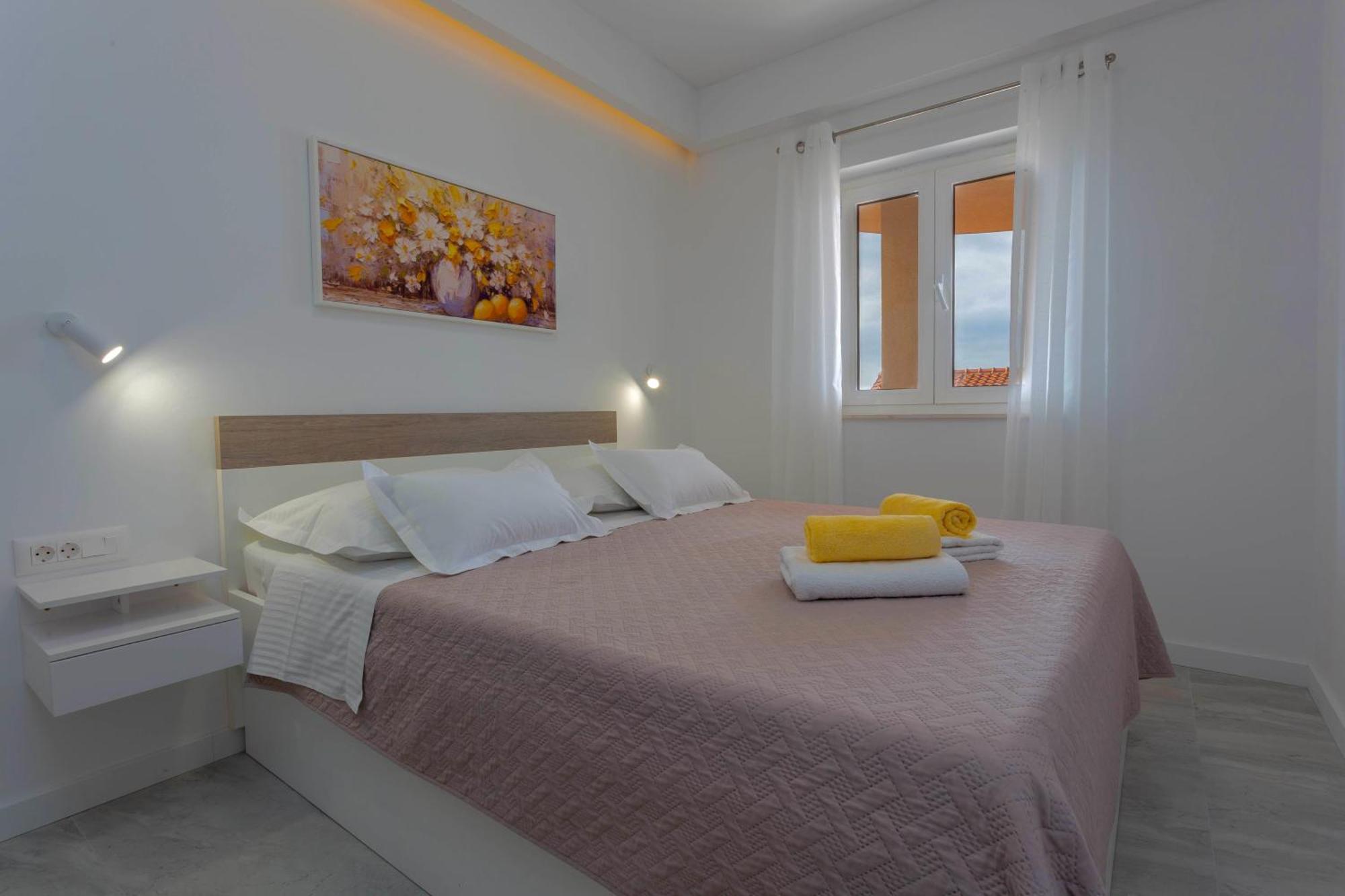 Apartments Tatjana Dominis Hvar Town Exterior photo