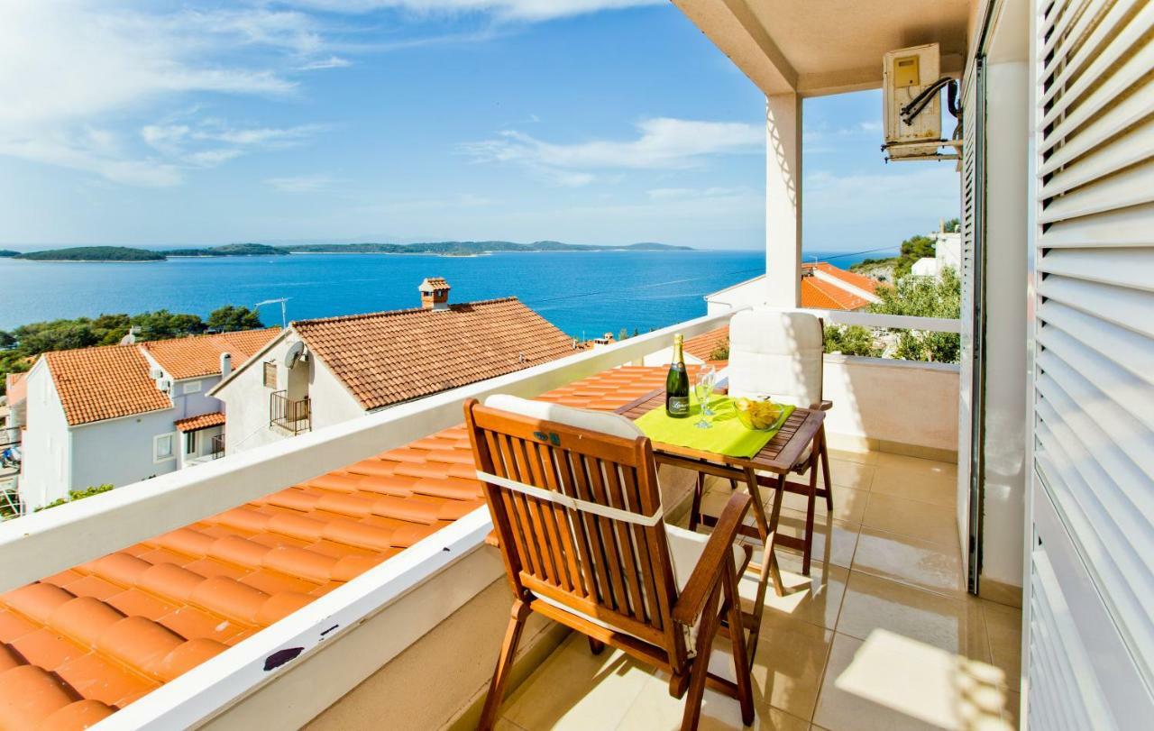 Apartments Tatjana Dominis Hvar Town Exterior photo