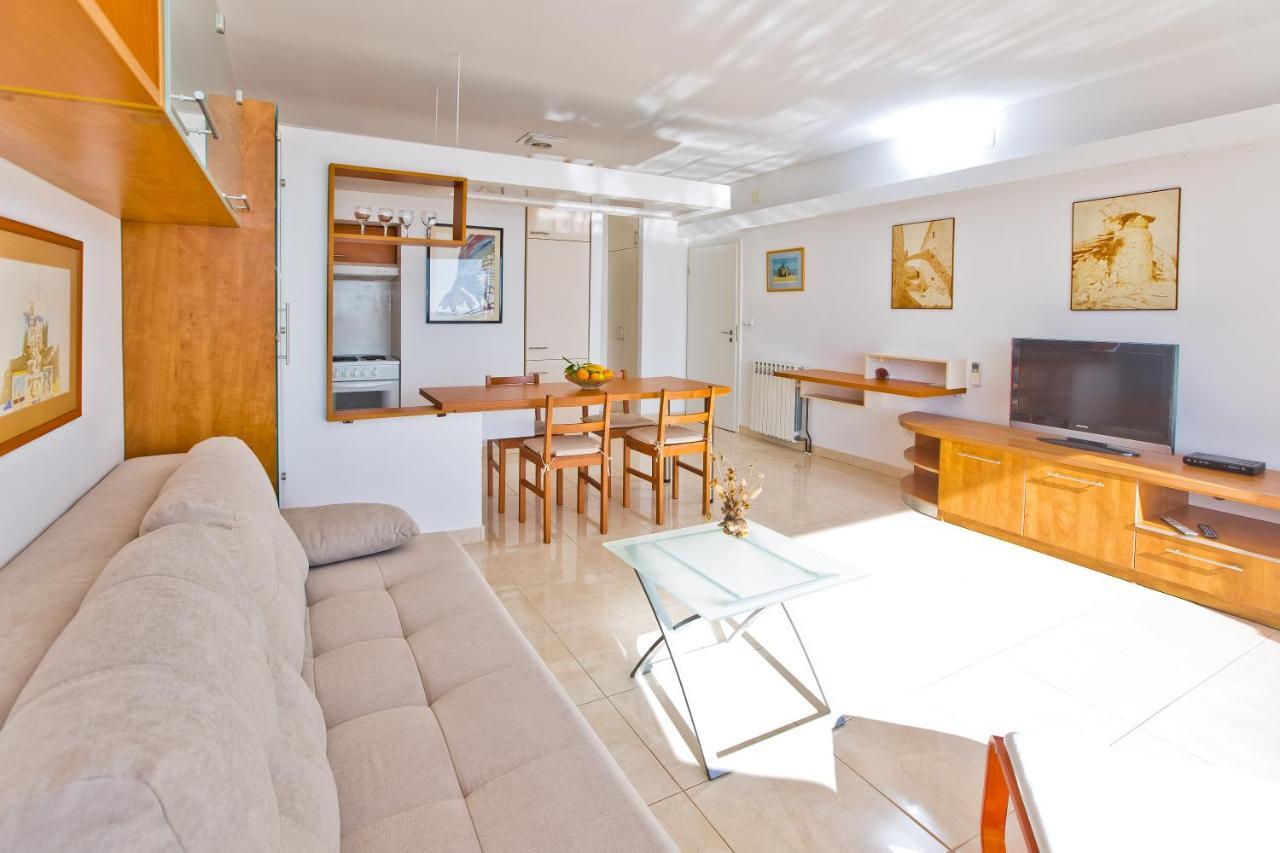 Apartments Tatjana Dominis Hvar Town Exterior photo