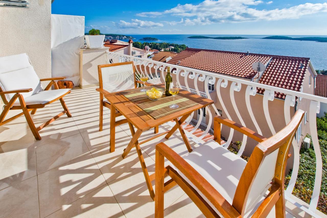 Apartments Tatjana Dominis Hvar Town Exterior photo